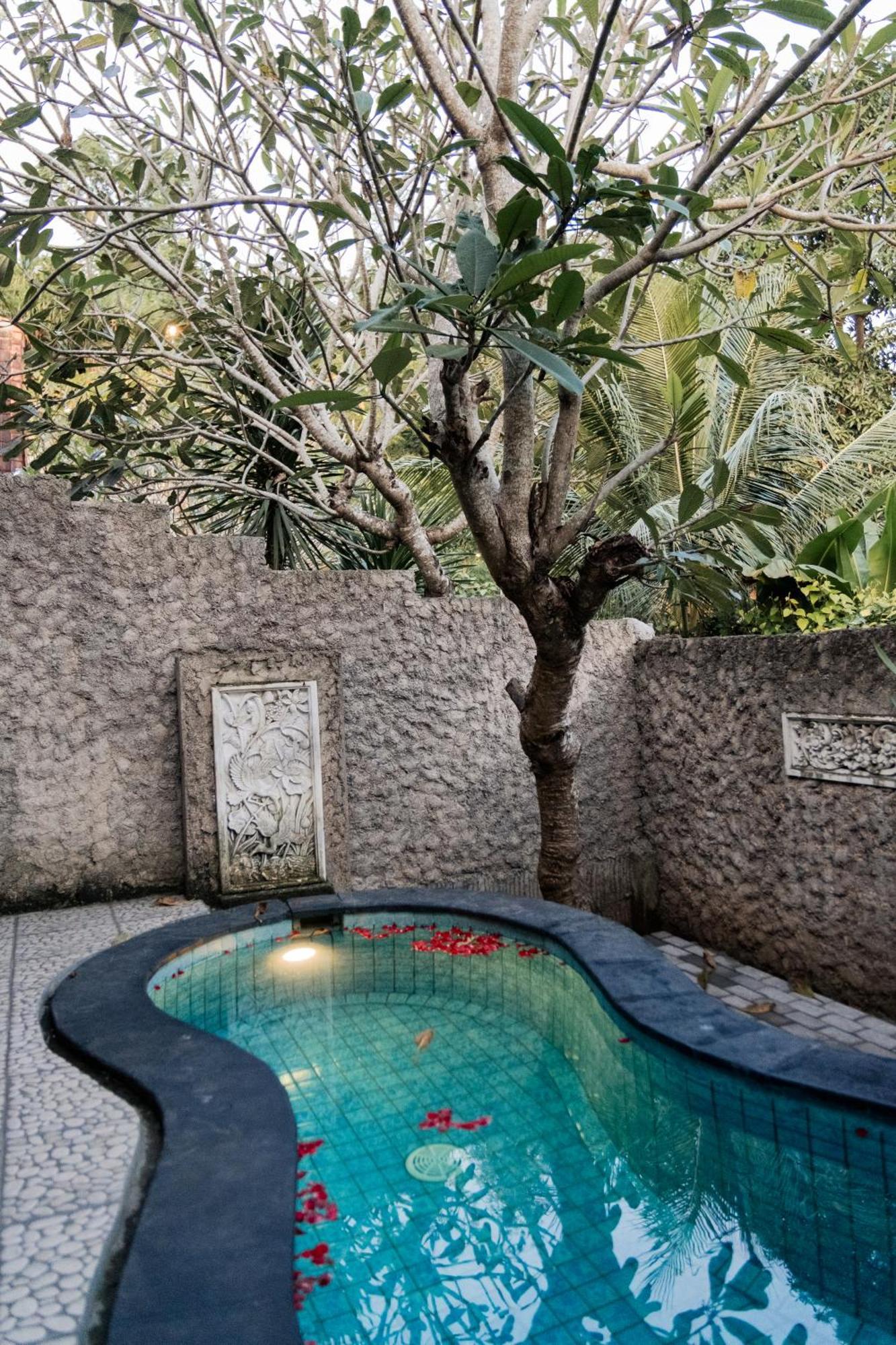 Yoki'S Bungalow Kuta  Exterior photo